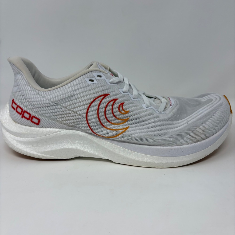 Topo Athletic Cyclone 3 Mens Size 11 White Grey Athletic Running Shoes Sneakers